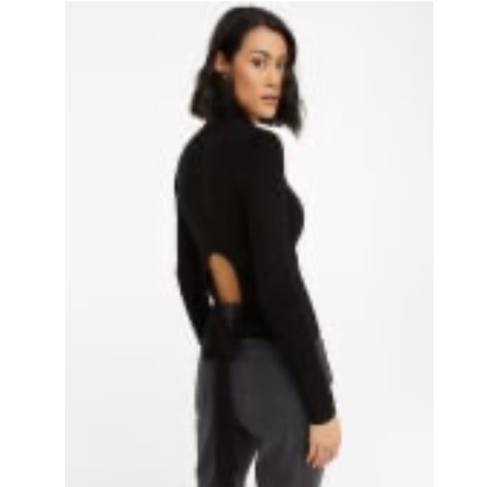Ladies size XXL Ribbed Mock Neck Sweater with Cutout at the Back - Picture 1 of 10